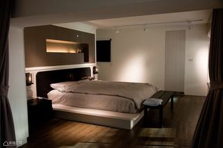 loft风格挑高户型黑白卧室装修效果图