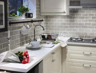 宜家风格温馨白色厨房橱柜设计图