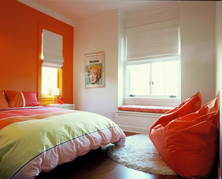美式风格温馨红色卧室飘窗装修效果图