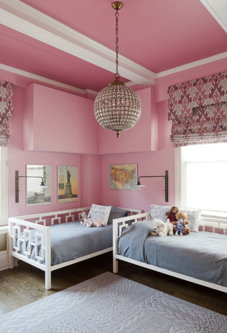 简约风格小清新粉色卧室吊顶设计