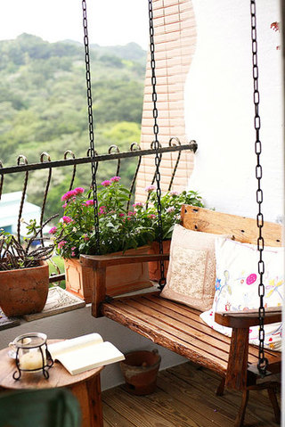 宜家风格简洁阳台室内植物图片