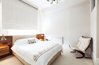 现代简约风格简洁白色卧室设计图