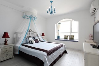 地中海风格舒适卧室飘窗设计