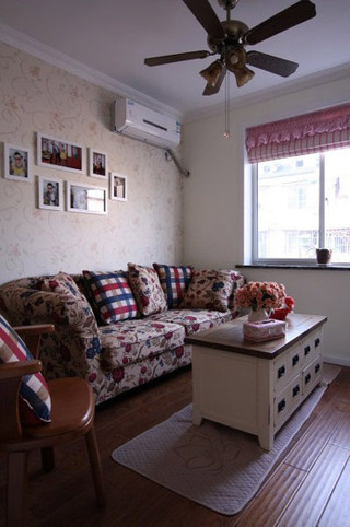 混搭风格一室一厅温馨沙发背景墙旧房改造设计图