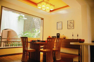 中式风格大气原木色实木餐桌效果图
