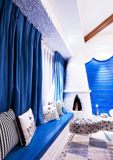 蓝色窗帘搭配沙发颜色图片