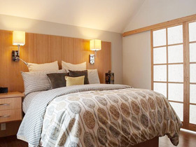 最舒适空间 21个实木卧室背景墙效果图