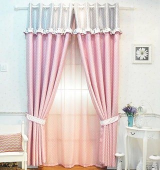 可爱粉色窗帘图片