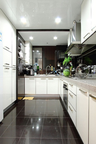 现代简约风格二居室小清新厨房装修效果图