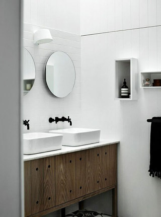 简洁白色卫浴间瓷砖瓷砖图片