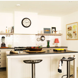 简洁白色厨房瓷砖图片