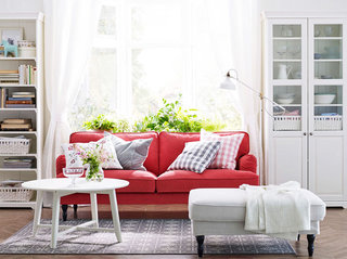 红色宜家沙发图片