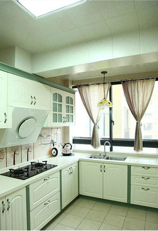 美式温馨白色厨房效果图