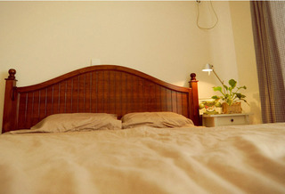 温馨原木美式清新卧室设计图片