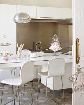 纯白现代北欧厨房空间设计图片