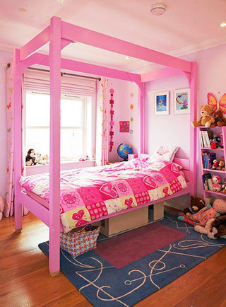 简洁粉色卧室飘窗效果图