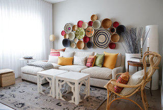 彩色挂盘墙装饰客厅沙发背景墙