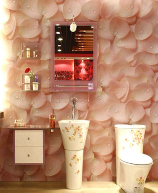 浪漫粉色花瓣墙面装饰卫浴间