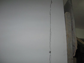 墙面裂缝的原因及处理办法  墙面裂缝怎么办