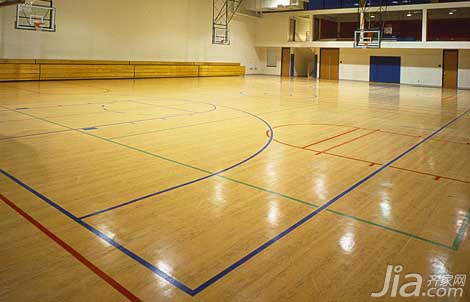 篮球场地板选择什么材质比较好