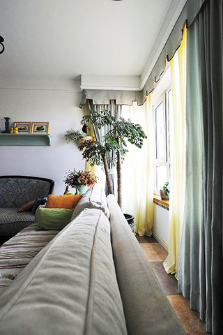 舒适客厅绿色植物