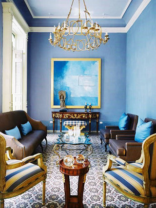 欧式典雅蓝色客厅布置