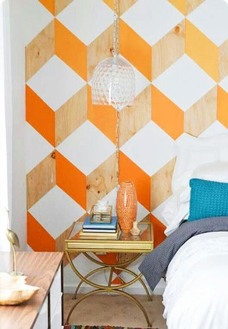 橘黄色几何图案床头设计
