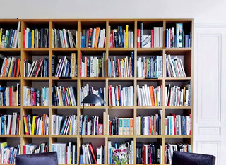 书架墙助你建立家居图书馆