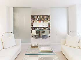 极简主义公寓设计 巧用隔断让空间更舒适