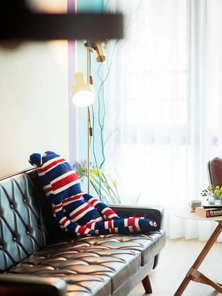 83平米原木色温馨家客厅沙发设计
