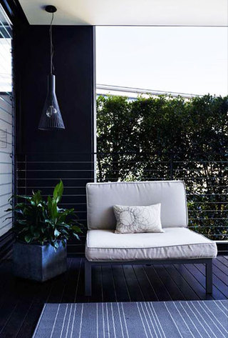 11图超简约黑白色空间花园沙发设计