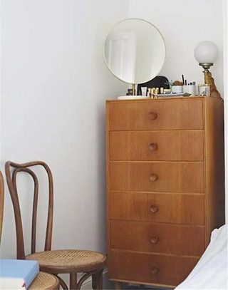 棕色床头柜设计