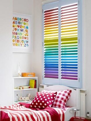 清新简洁儿童房彩虹百叶窗帘设计