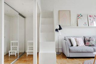 粉白色公寓白色楼梯装修效果图