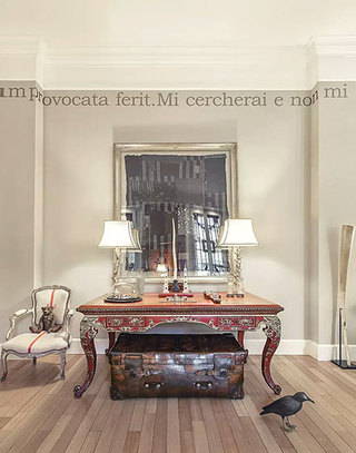 130平新古典两居客厅展示桌图片