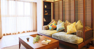 复古东南亚风情 沙发背景墙屏风设计