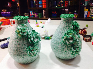 绿色花饰点缀花瓶装修装饰图