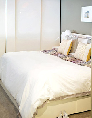 舒适美式风格卧室床品设计