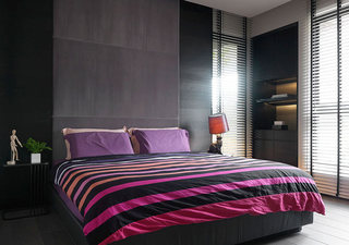 现代工业风混搭 紫色卧室背景墙设计
