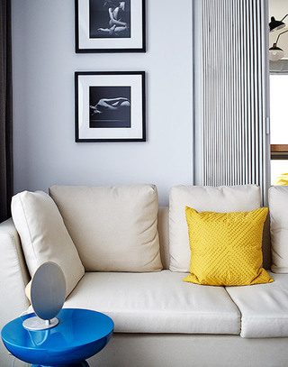 舒适简洁风沙发照片墙设计