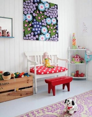 婴儿床改造儿童房小沙发实景图