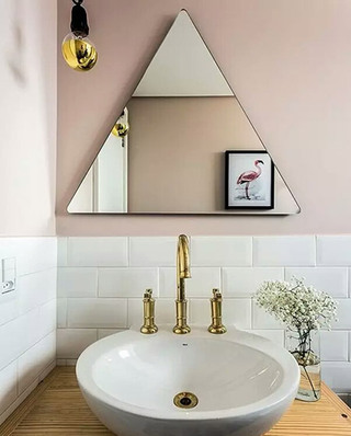 卫生间镜子装潢设计