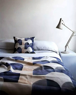 北欧风格简约卧室床品图片
