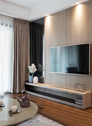 现代港式客厅 木质电视背景墙设计