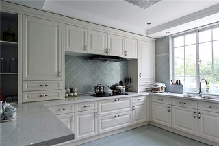 高端简欧风厨房 白色橱柜设计