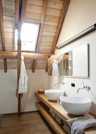 原木色浴室布置平面图