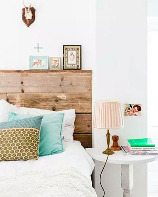 卧室木质床头设计图片