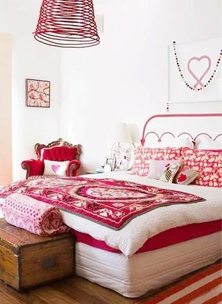 红色系卧室装修装饰效果图