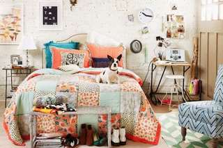 卧室清新 彩色床品设计图片