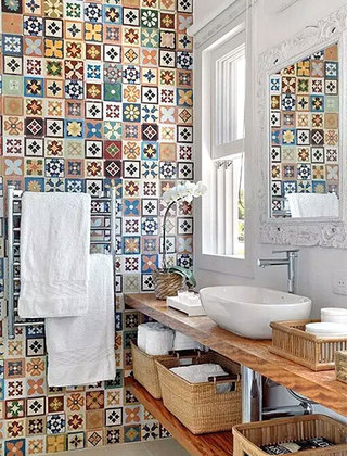 卫生间彩色瓷砖背景墙图片
